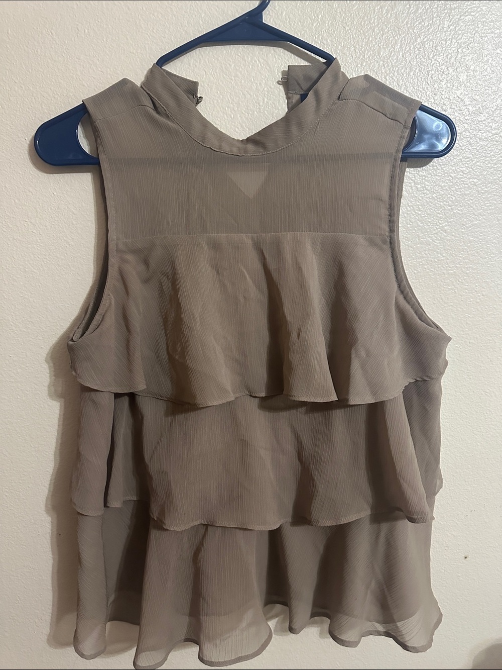 Apt. 9 Taupe Tiered Sleeveless Blouse
